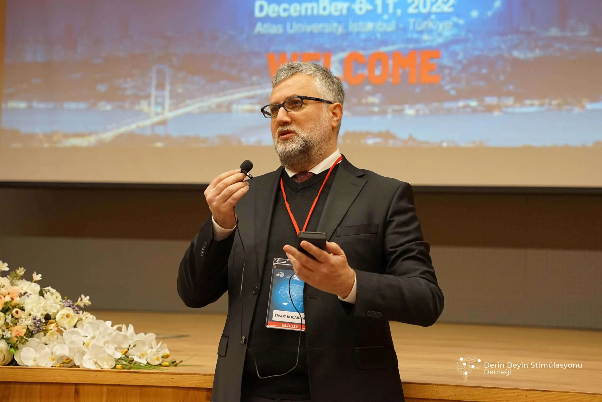 Prof. Dr. Ersoy Kocabicak presenting at an international DBS conference
